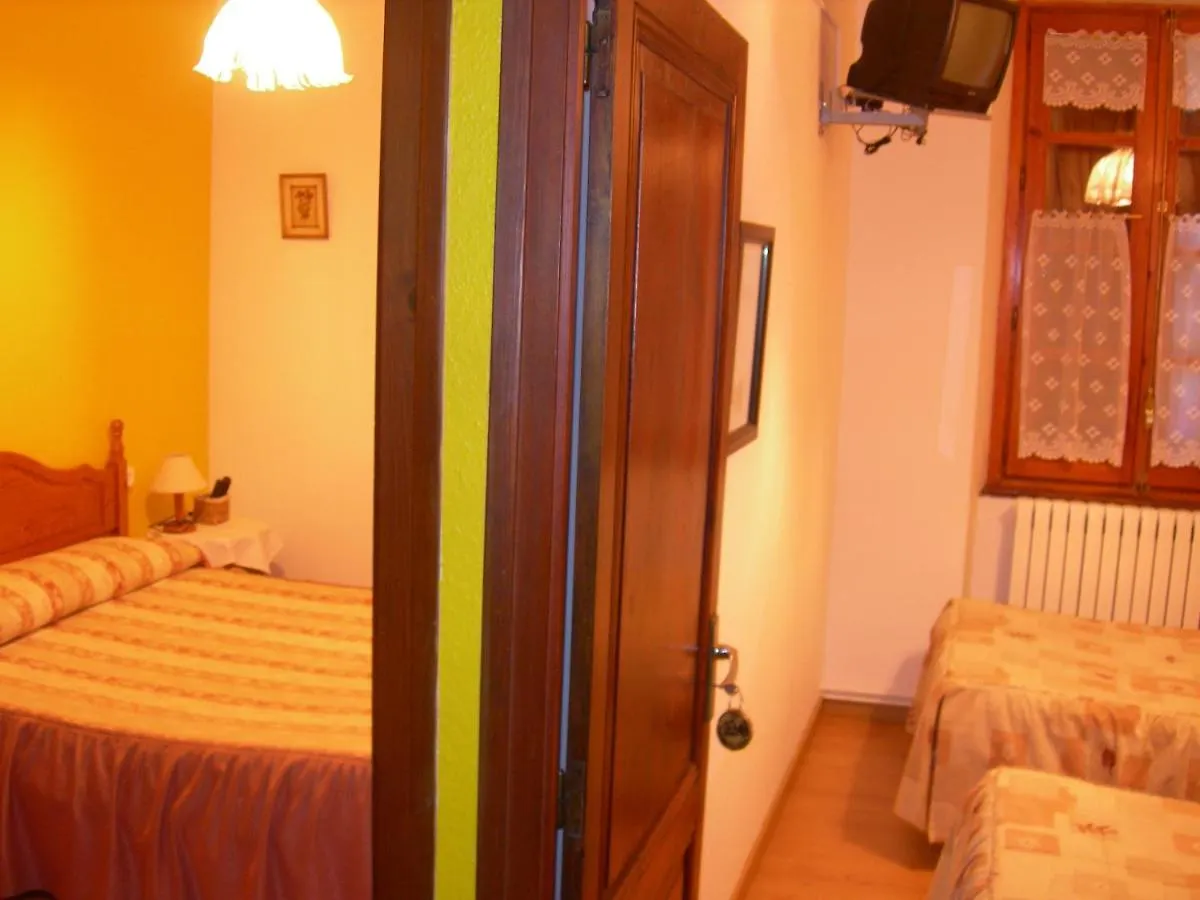 Alojamiento Rural Ostau Era Nheuada Guest House Aubert